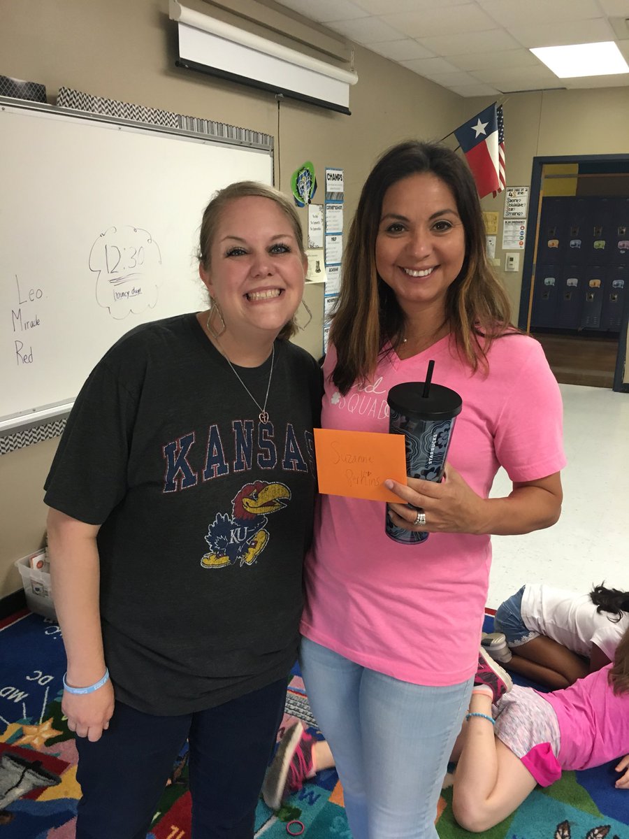 GearUp_MillerMS's tweet photo. Congratulations to Suzanne Perkins, GEAR UP parent, for participating in and winning the Parent Twitter Challenge!! Thank you for your support!!! #gearupworks #collegebound @TCB_GEARUP @duvall58 @SanMarcosCISD https://t.co/9yz4QCBSeR