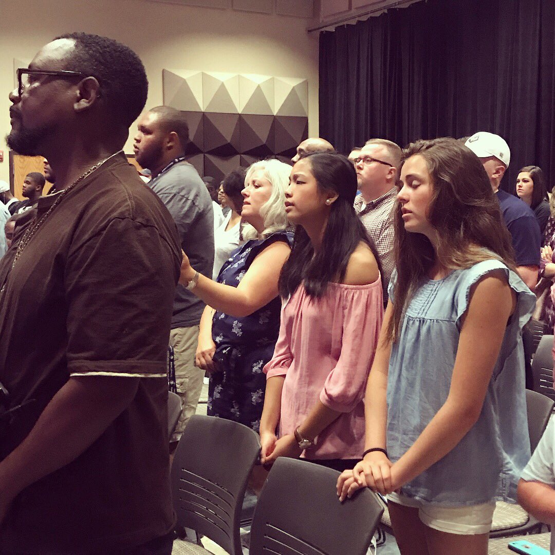 PointUniv's tweet photo. Welcome our newest class of Skyhawks! #LINK18 #togetherwefly https://t.co/AO4S9GTLmd