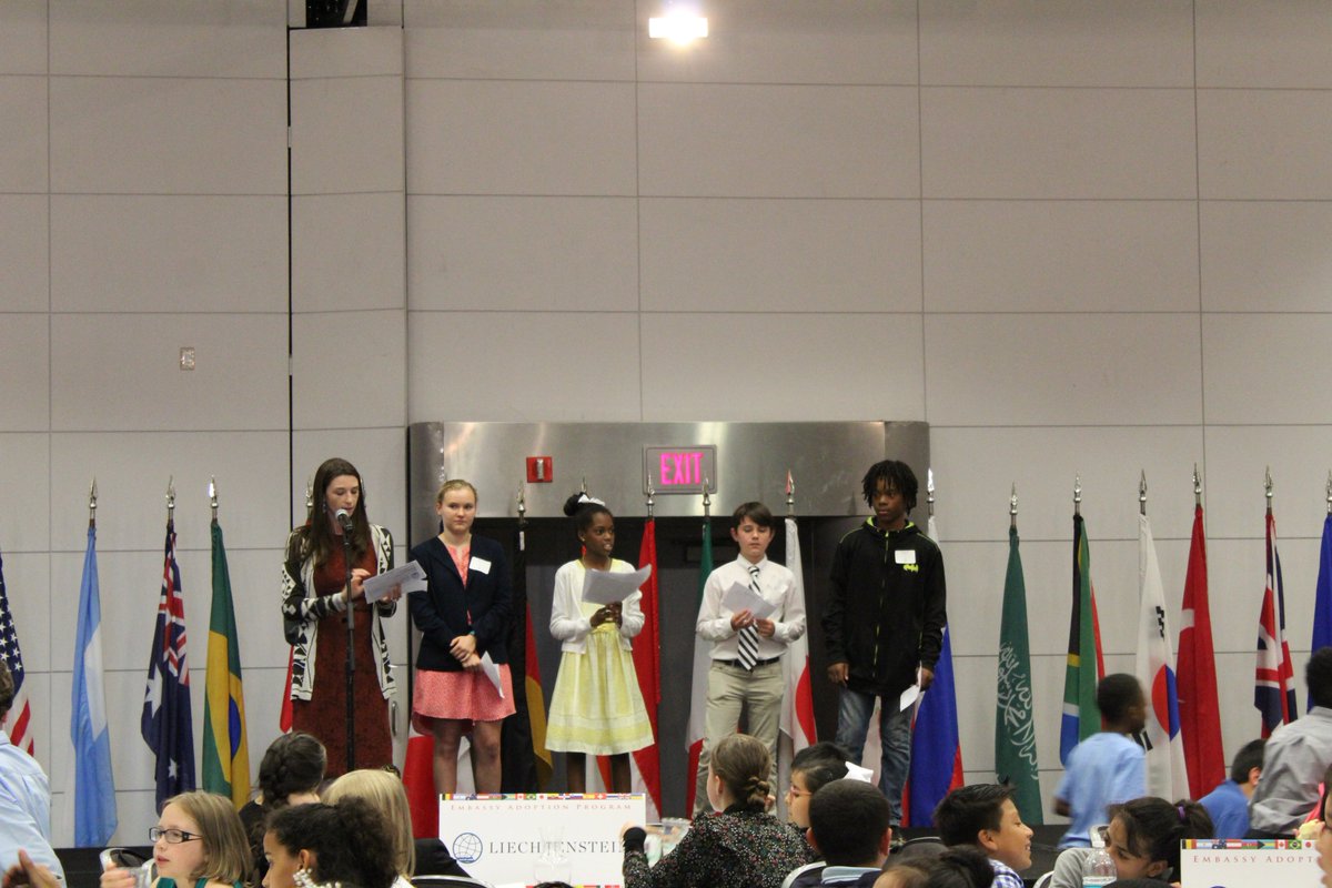 ReaganITCDC's tweet photo. Over 600 @dcpublicschools #StudentDelgates representing over 80 countries at today’s @EmbassyAdoption School Program's 41st Annual #miniUN! #RRBITC #WhereNationsConnect #WhereLeadersLead https://t.co/Qa5iYqZC1x