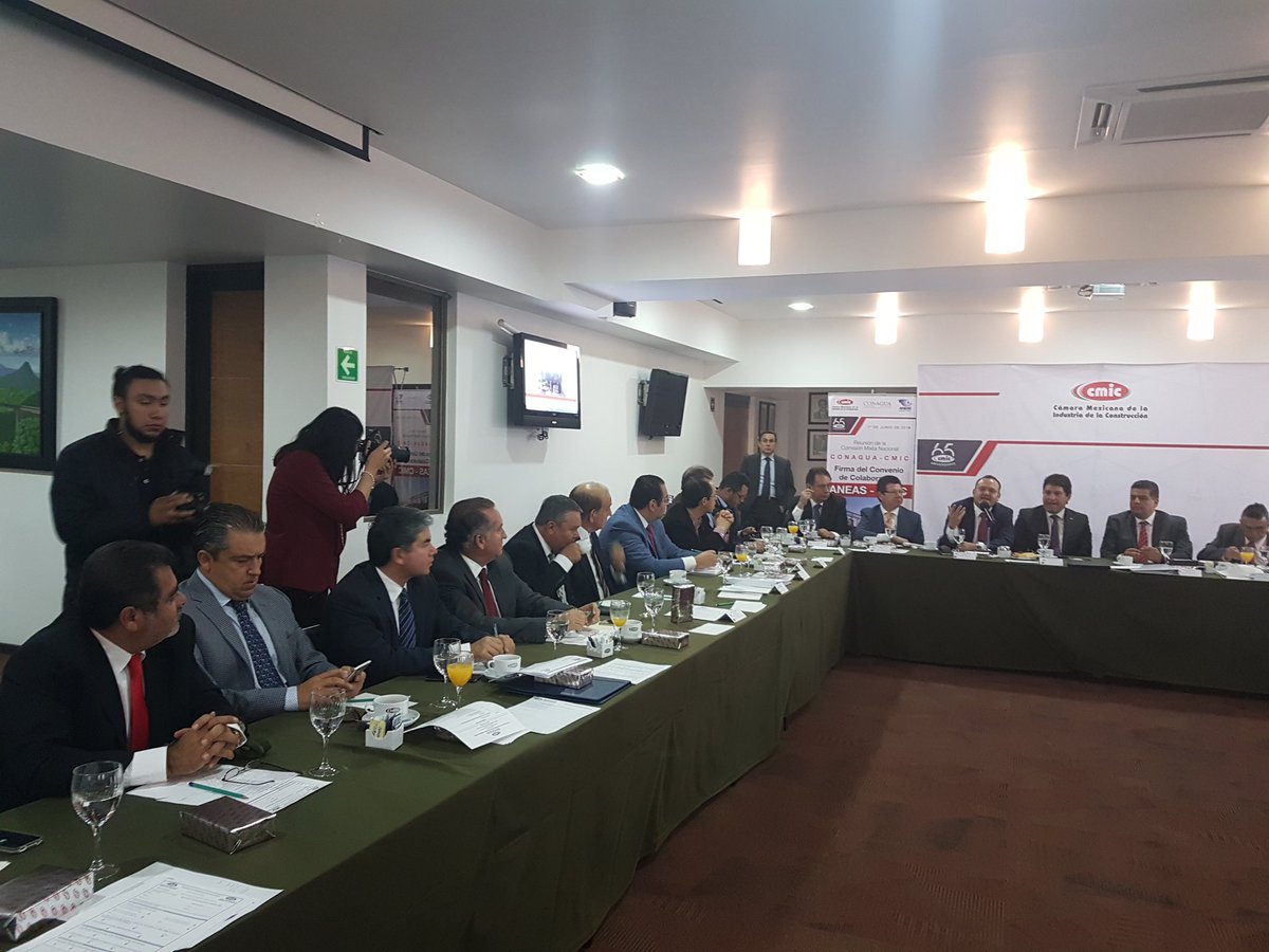 asdrubalSierraM's tweet photo. #SerConstructor Asistiendo a la IV REUNION DE LA COMISION MIXTA CONAGUA-CMIC @CMICqroo @cahuo @FersaArq @mmoguelm https://t.co/BinrBKlrBB