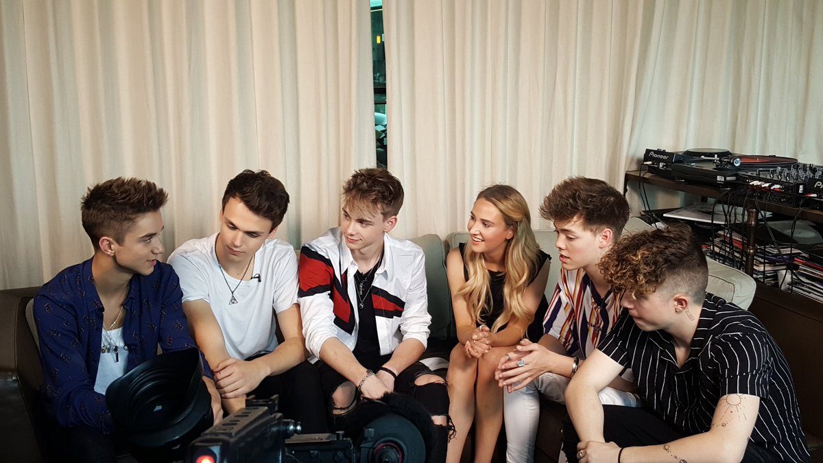 <a href="/whydontwemusic/">Why Don’t We</a> talk about being in a man band with @presenterbuffy