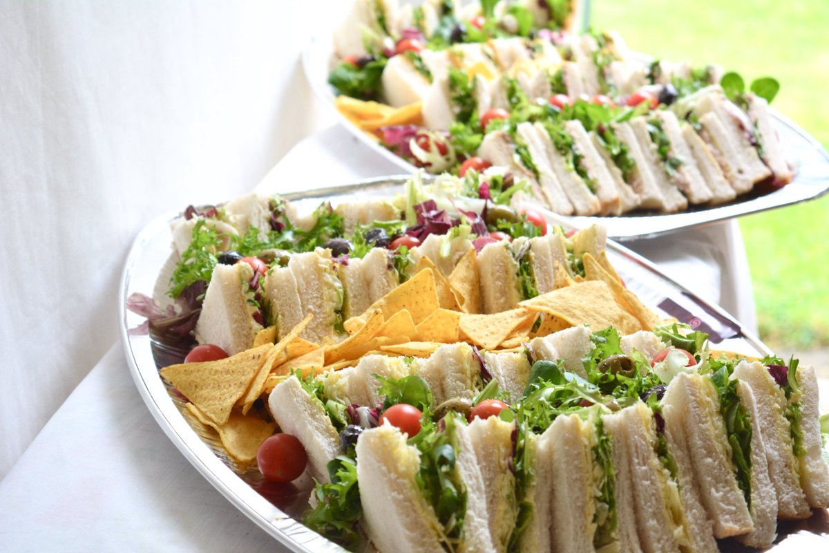 ashdesigns14's tweet photo. Healthy and fulfilling sandwich platters, catering for veg and non veg customers; 100% halal, homemade and freshly made. #platters #foodplatters #sandwiches #homemade #freshlymade #homemadefood #foodie #manchesterfoodies #manchester #yummy #yummyfood #tasty #creative https://t.co/yFzV7hTna2