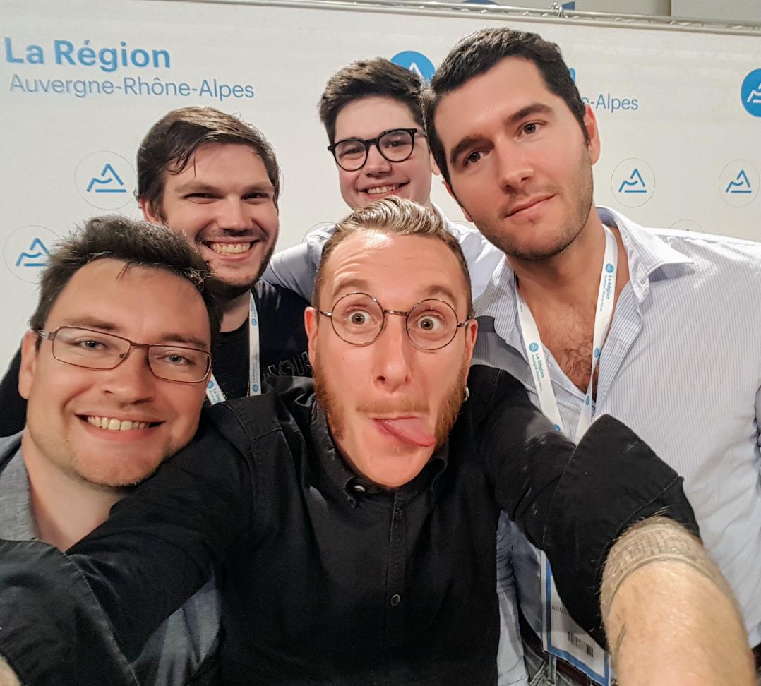 NicoBesombes's tweet photo. Super accueil et échanges lors des tables rondes de l'@amosesportevent 2018 et du #gamesummit !
Très heureux d'avoir pu participer en compagnie de @JulienBRK, @TenguFlo, @Thud_Esports, @Sagura_LaSource, @David_Banget et @Alex_Rhez ! https://t.co/VKwxbz8fj4