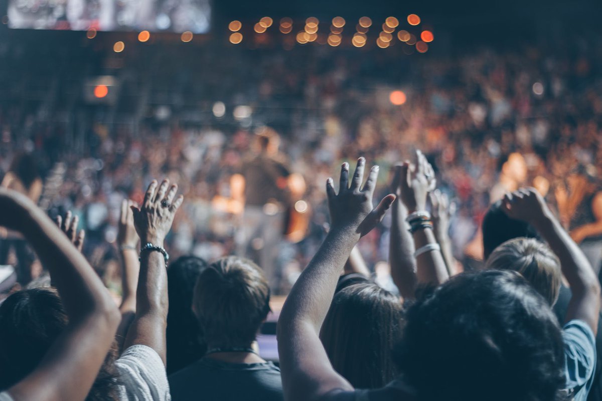 LiveVivere's tweet photo. 5 Upcoming LIVE Concerts in Orange County:
1. Sugarland
2. GOOD VIBES w/ Jason Mraz + Brett Dennen 
3. Justin Timberlake 
4. Styx / Joan Jett &amp; The special guests Tesla
5. Brad Paisley 
For concert dates and locations, click here https://t.co/zr4aYTTmtk 🤘🏽🎼 https://t.co/RRTNd7MuyC