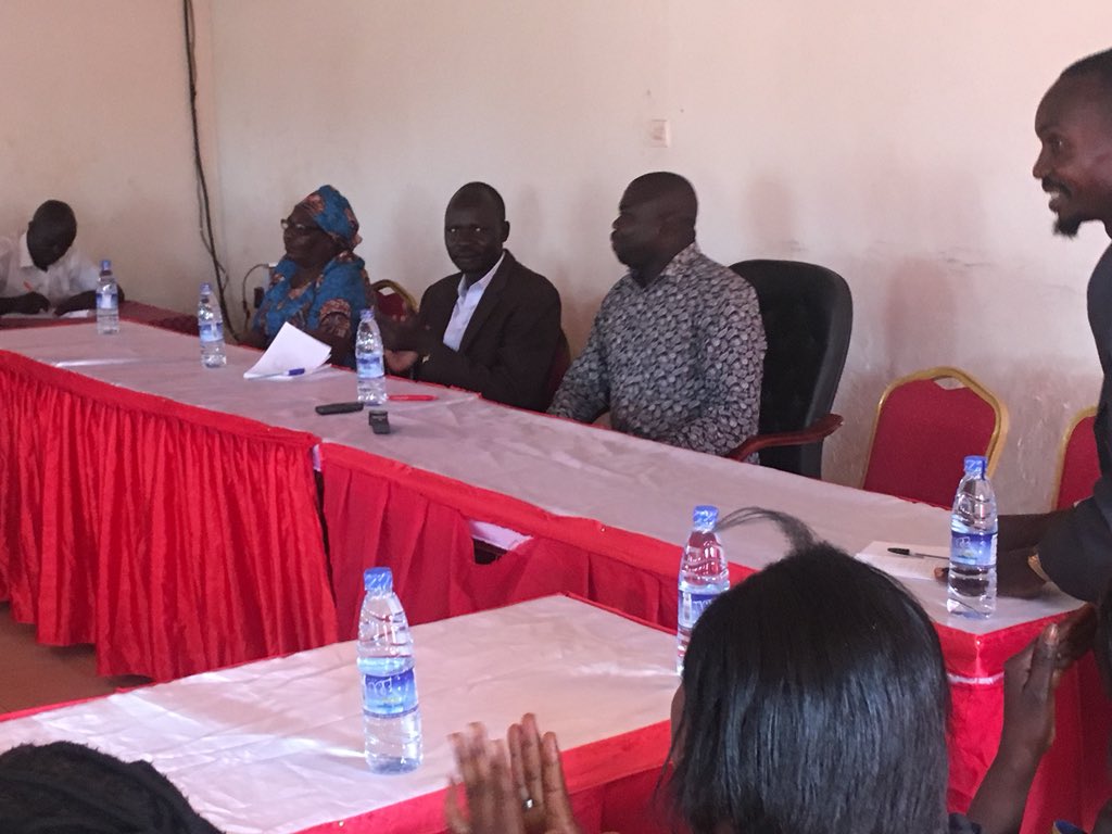 AjakPeter's tweet photo. Discussion was honest&amp; frank at #SSYLF meeting in #Yambio. The youth discussed all sorts of issues that were dividing &amp; leaving them vulnerable for politicians to exploit them. They raised among others the problem of tribalism &amp; our inability to see ourselves as #SouthSudan|ese. https://t.co/6jnF9wvYCf