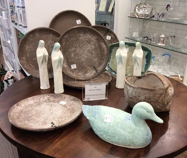 BabcockGifts's tweet photo. And then there were 13 pieces of McCarty! Our current selection is slim, BUT we will have a new shipment in our showroom on Saturday, June 16!
.
.
#shoplaurelwood #shop901 #shoplocal #giftideas #giftshop #mccartypottery #potterycollection #potterycult #h… https://t.co/95BQWZAqFy https://t.co/SUCr0gSJ0Y