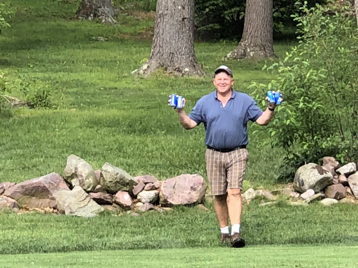 Teeing off while the Grand Poobah  of the #7teebettermentsociety is cutting grass = hand delivered refreshments. <a href="/EdKodzis/">Edward Kodzis</a> #isthisyourbeer