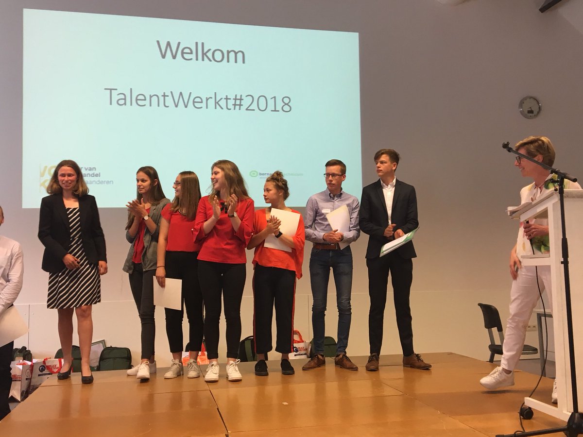 Geert_D8's tweet photo. Bernadussscholen #Oudenaarde en @VOKA_OVL werken 5e jaar op rij samen voor de GIP proeven en promoten ondernemerschap en de bedrijven uit de regio, oa met getuigenissen oud-studenten Wouter Vandenhaute en @MatthiasBrow https://t.co/kbXsh2BKpt