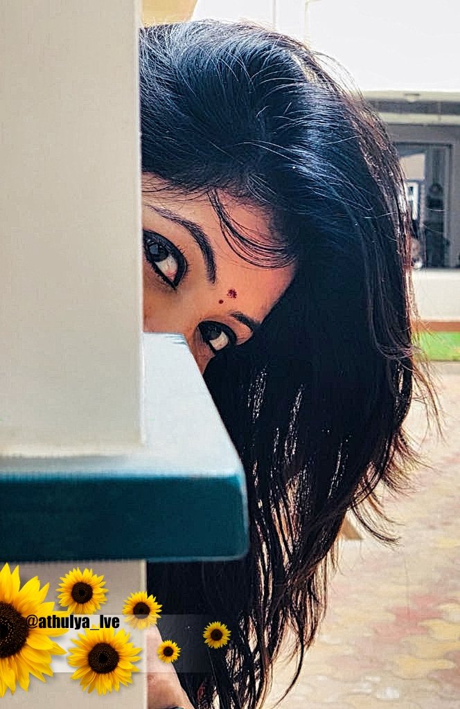 athulya_lve's tweet photo. @AthulyaOfficial
ஆயிரம் கவிதை சொல்கிறது அவளது #கண்கள்
எதை எழுத போகிறாய் என்கிறது அவளது #இதழ்கள்
மொத்த மயக்கத்தில் உறைந்தது எனது #விரல்கள்
#Hd_Pic
#AthulyaRavi 🌹🌹🌹 https://t.co/uS4MYKt7Gc