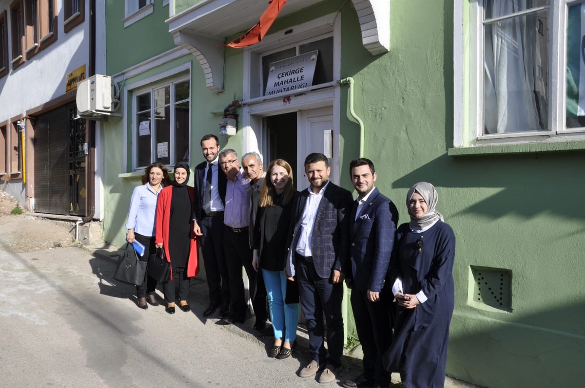 GultenKap16's tweet photo. Çekirge Mahallesi Muhtarlığını ziyaret ederek taleplerini dinledik ve çalışmaları hakkında bilgi aldık. #AkKadınlarSahada https://t.co/vT4S21zcOA