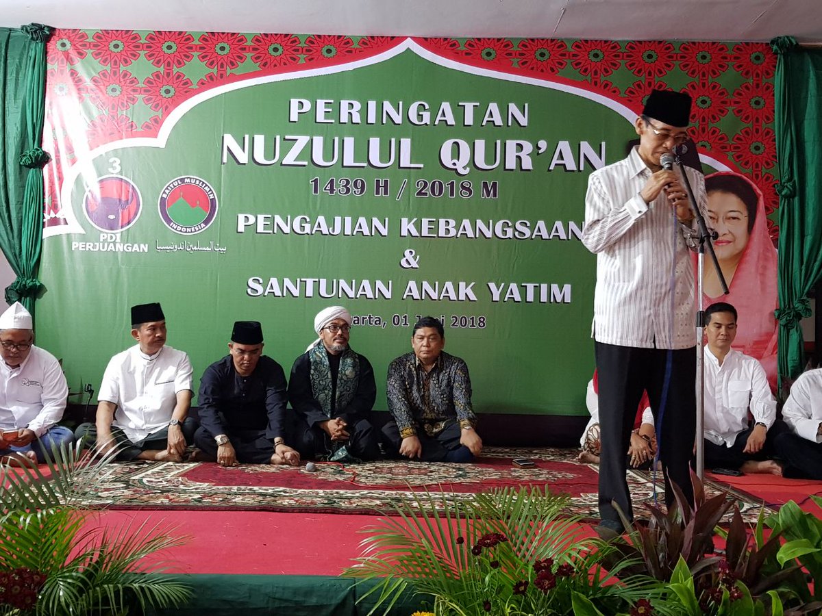 ppbamusipdip's tweet photo. @nanangkmahasast @DPP_BMI @GesuriID @AmilanHatta @evndari @Cyber_PDIP @Untari_Bisowarn @PDI_Perjuangan @DPP_TMP Alhamdulillah...bersamaan dgn kami di Pusat juga melaksanakan hal yg sama. https://t.co/f3tXdDoj6X