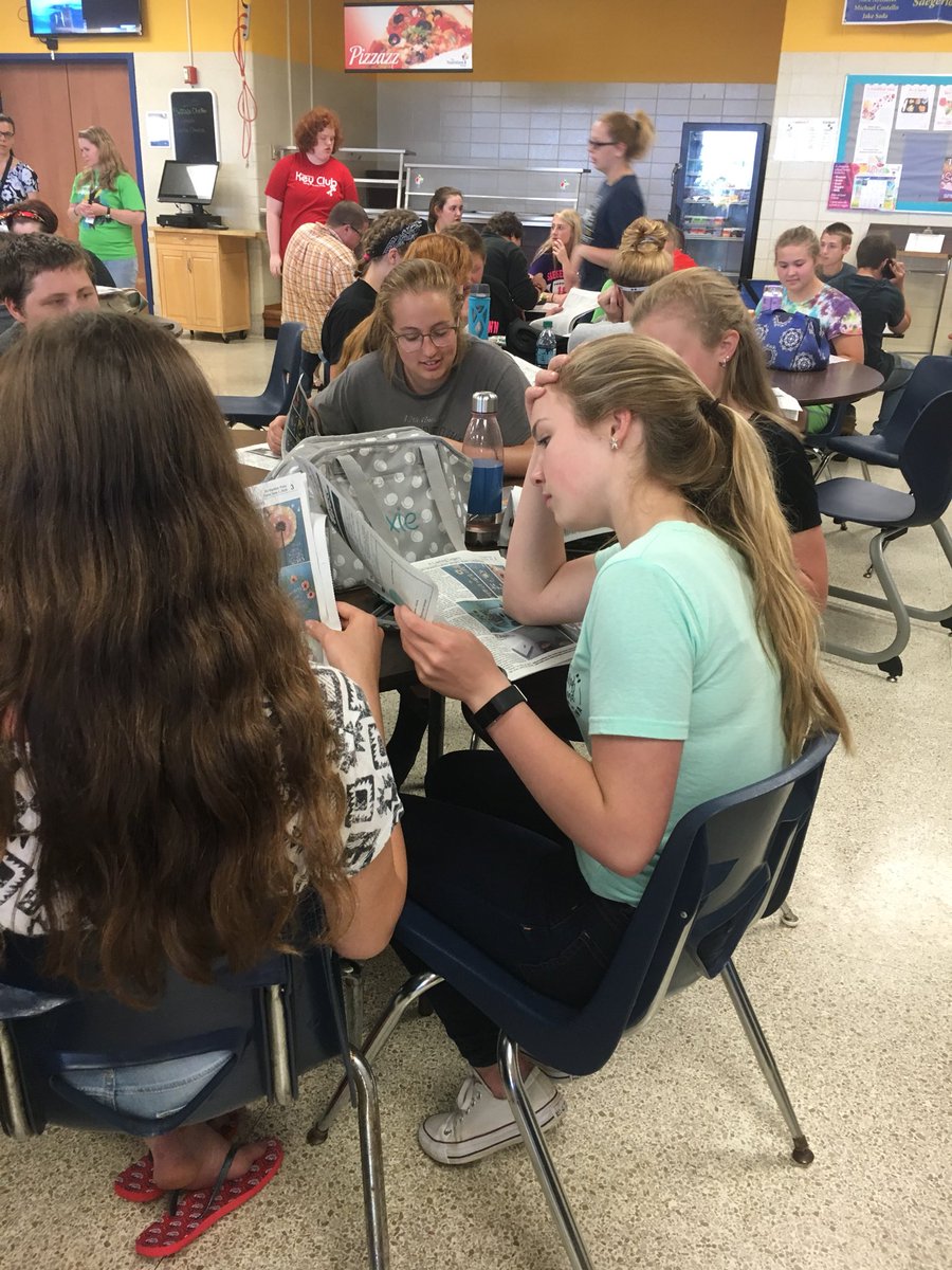PantherPressSHS's tweet photo. Volume 12 Issue 7 was released at lunches today! #SeniorIssue https://t.co/fRYKuxV0zC