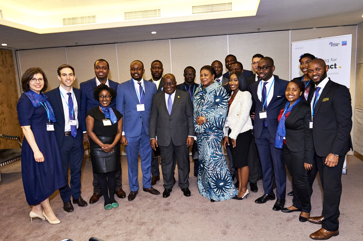 LBSAfricaClub's tweet photo. #FBF to #LBSABS exclusive session with His Excellency, President of #Ghana @NAkufoAddo and First Lady @RAkufoAddo with young #Africans @LBS https://t.co/Z6Fb4a29iM