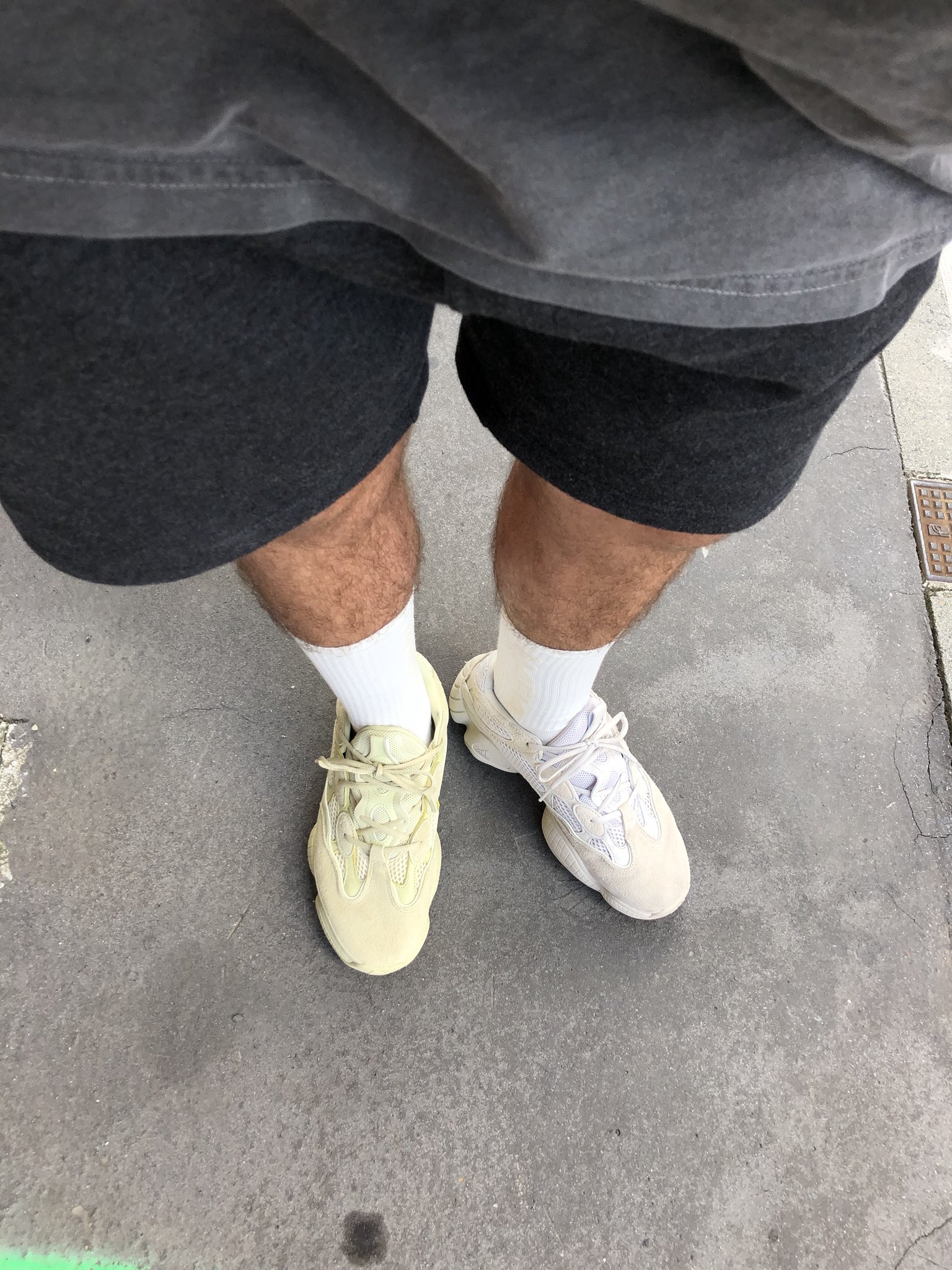Asien Gnide medarbejder YEEZY MAFIA on Twitter: "YEEZY 500 BLUSH vs SUPER MOON YELLOW COMPARISON  What's your favorite ? https://t.co/gXC7XiINIU" / Twitter