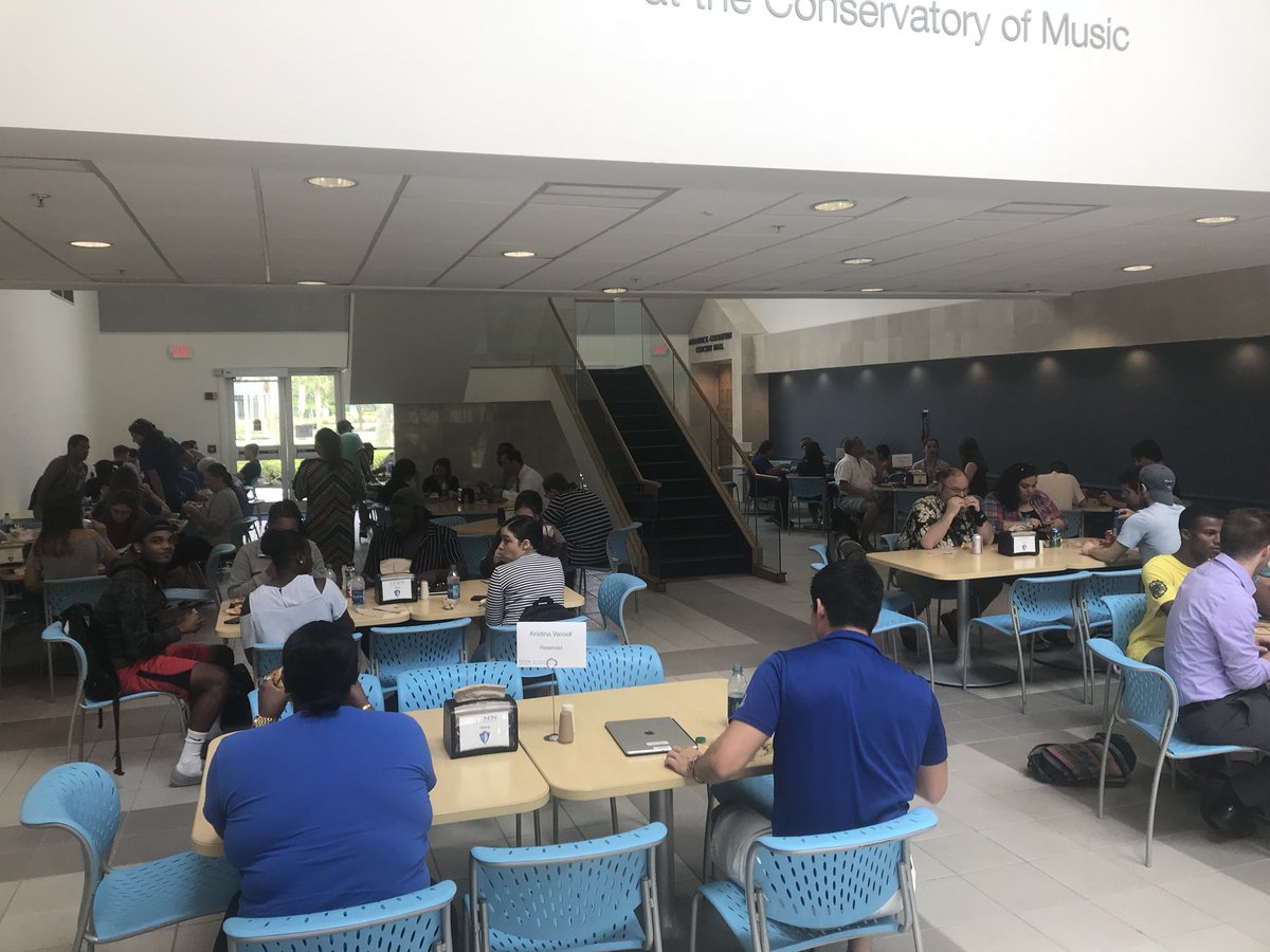 LynnDining's tweet photo. Our Summer dining in the DHCL is underway and already a packed house! #LynnDiningInTheSummer #Lynncravings https://t.co/CB6lXFPVPP