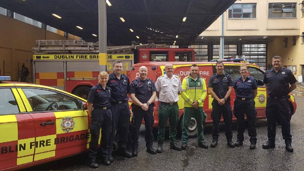 sonmedic's tweet photo. Bank holiday weekend, 2 @DubFireBrigade AP intern crews from AP class 26 on duty in the city tonight @DerekRiordan @rosevilleAP @liam1293 @UCDcems @AmbulanceNAS https://t.co/vFeBsWoHRw