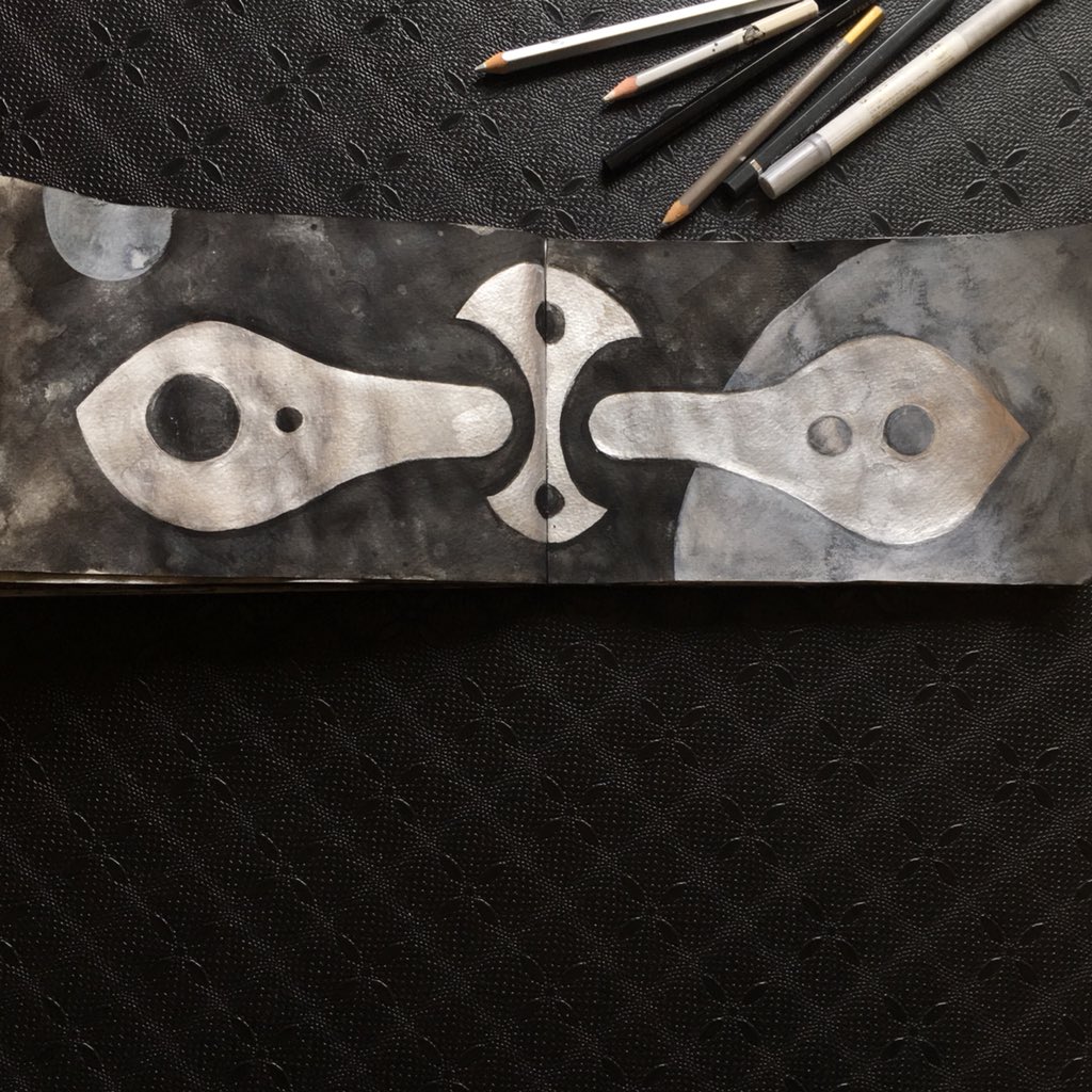 JuliaHensley's tweet image. New from the #sketchbook: Biomagnetic #spaceform navigating the TSuroi7 cluster ✨🌑✨ #scifi #biomeq #studio #ancientfuture