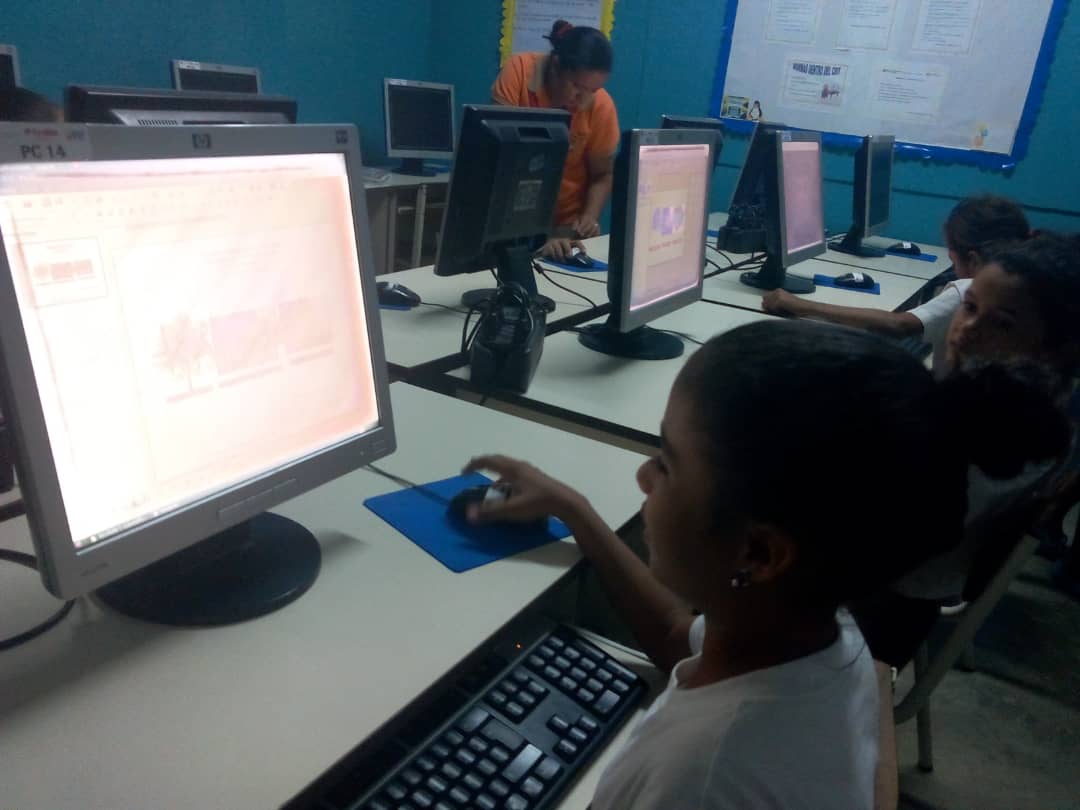 CbitApure's tweet photo. #SimbolosNaturales Niñ@s del EPB "Viento A" del Mcpio #Biruaca Estado #Apure. Creando con Creatividad Presentaciones en la Herramienta 📘Libre Office Impress #CBIT. a través de los Espacio que nos brinda @Fundabit @JauaMiranda @vane_prieto @MaryoriMolina @MariAlepro @isleyita https://t.co/m04lcs18eE