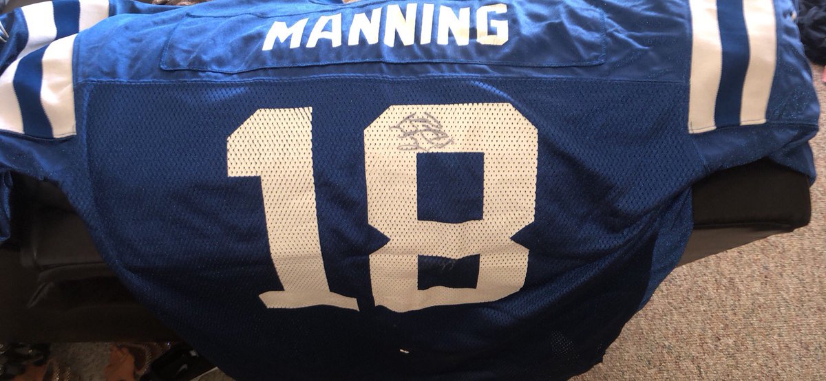 Italianstud44's tweet image. Selling my autographed Peyton Manning jersey if interested private message me!