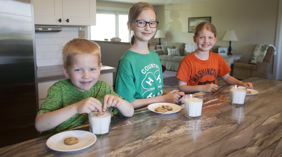 ndonyourtable's tweet photo. It's June so that means it's National Dairy Month! Raise a glass, eat the cheese and check out our #undeniablydairy post on OYT! https://t.co/W5mR4hMd7Q https://t.co/s5MJAuIaqQ