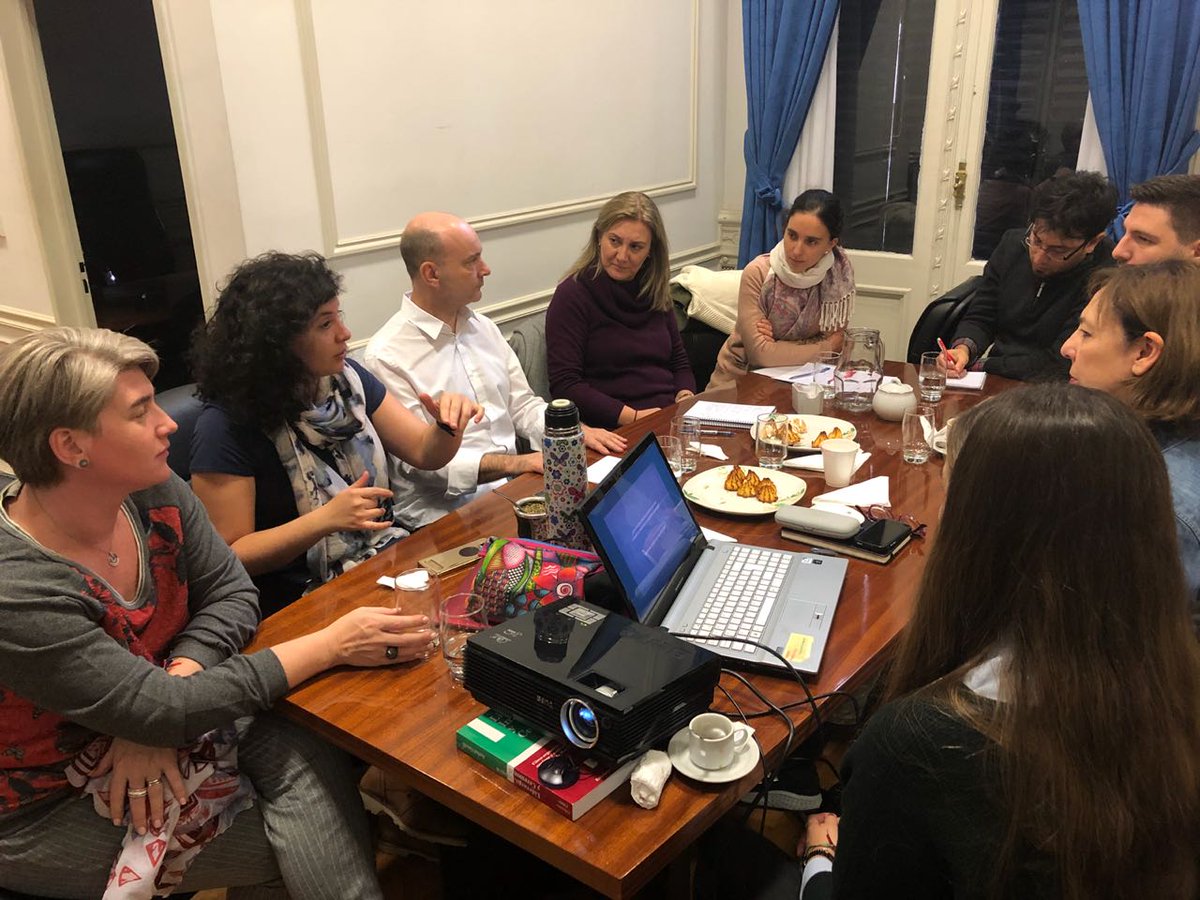 MarianaSheehan's tweet photo. Cerramos el ultimo día del proyecto con una charla con el área de Metodos participtivos y colaborativos de resolucion de conflictos y la Oficina de Prevención de la Tortura, sobre el Programa Marcos de Paz. https://t.co/x9oQnCPN6m