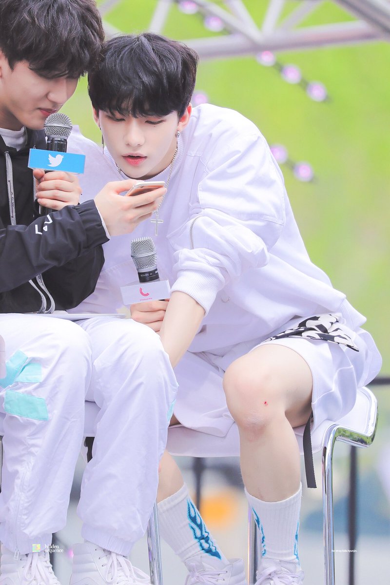 sequence_hj's tweet photo. 180505 🐰

#스트레이키즈 #현진 #황현진 
#StrayKids #Hyunjin https://t.co/hkt5l2vdUG