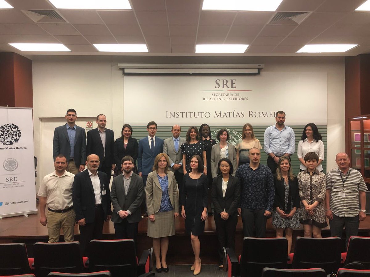 Le agradecemos al Consejero Electoral <a href="/e_andradeg/">Enrique Andrade González</a> su participación en el XIV Curso de Política Exterior de México para Diplomáticos Extranjeros con su ponencia “Sistema electoral y el voto de los mexicanos en el exterior”