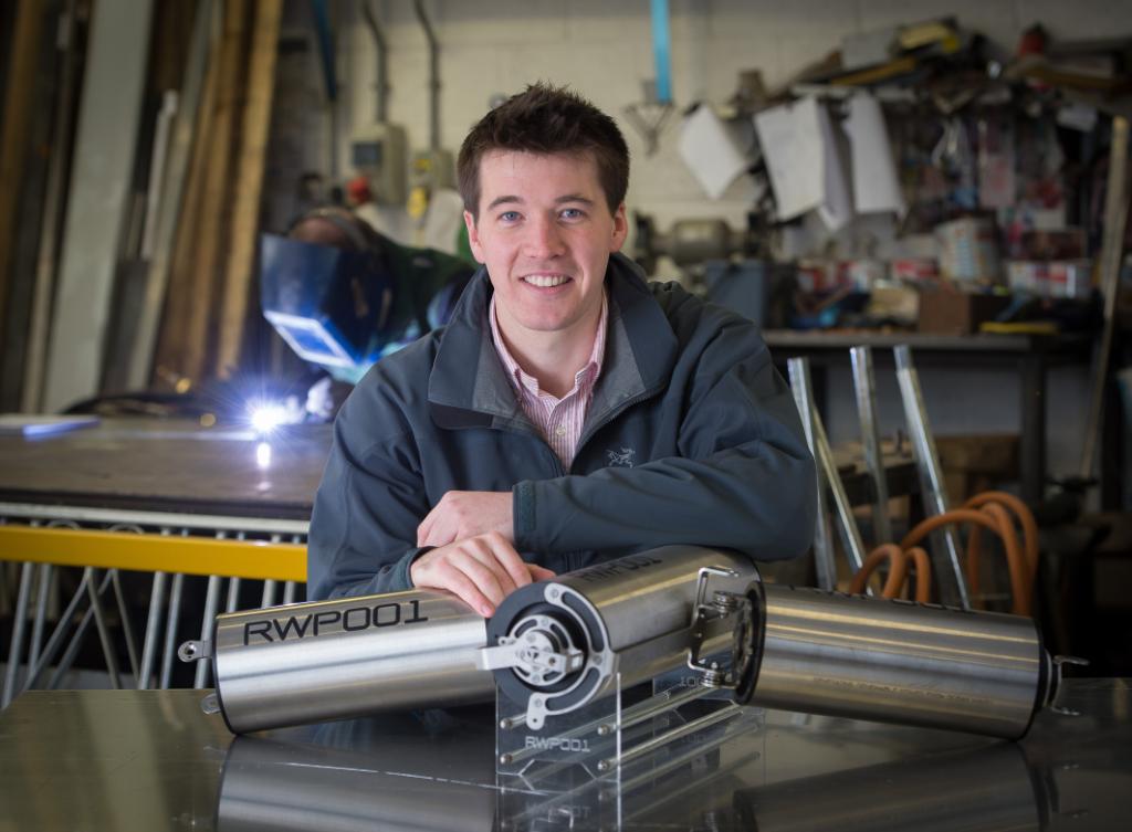 #SLWAlumni <a href="/AquaPowerTech/">Aqua Power Technologies</a>'s new innovative technology converts wave energy into power! ⚡ Find out how this technology will help to meet the UK's growing electricity demand: go.shell.com/2spe9f3