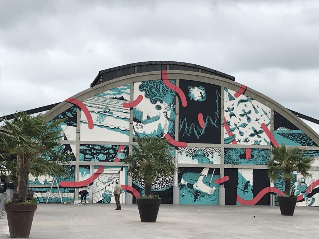 Seb_Delescluse's tweet photo. Inauguration des 23eme RDV de la BD d’Amiens 2018 à la Halle Freyssinet ! Un lieu exceptionnel pour cet événement qui réunira ce week-end des professionnels et des amateurs 📚 #RDVBD https://t.co/h8p4dLMHa0