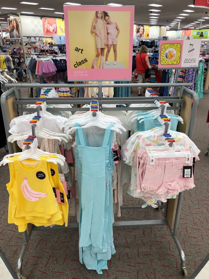jessa_helen's tweet photo. Museum of Ice Cream is here!!  🍦 
#MOICxTarget #scratchandsniff #D167winsall #G194domination 🤗
@lmargaret83 @RichardKirbyTGT @JulieEnglar @A_Leigh_ https://t.co/Kv7yytWm4q