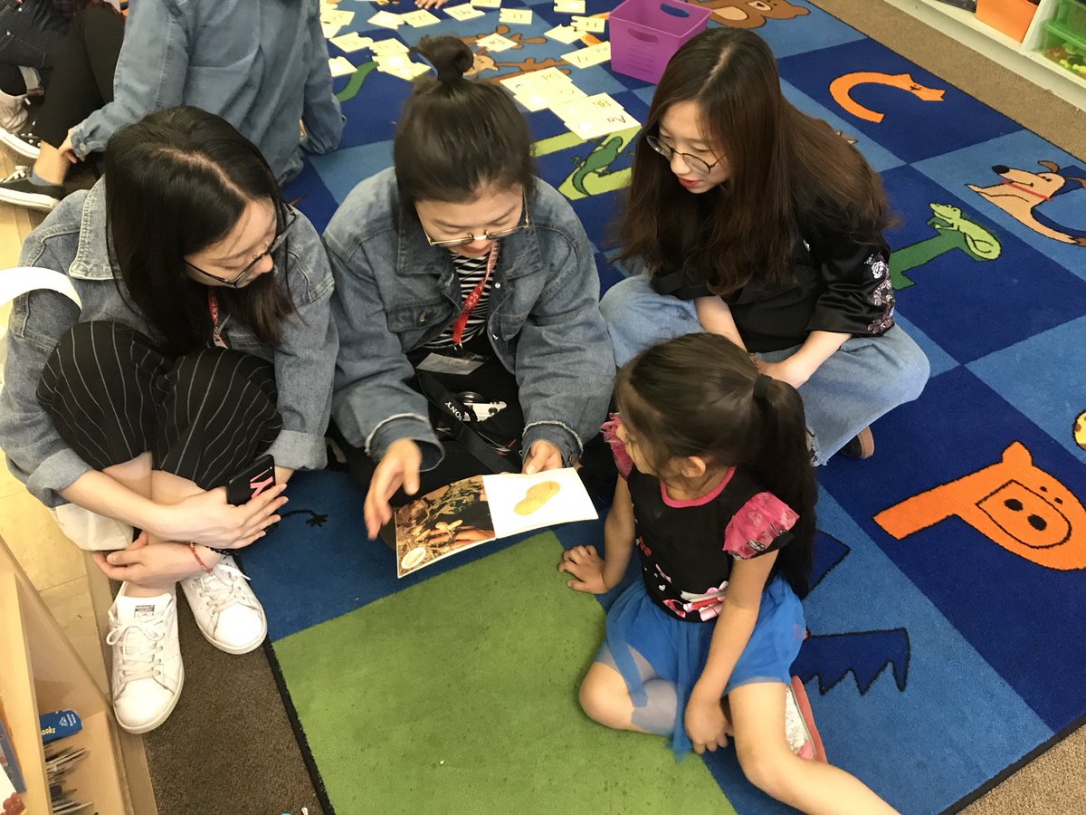 MsAugoustakis's tweet photo. The Chinese student teachers were invited back to @CommunityComets so they could observe &amp; work with our wonderful Kindergarten students. Kindergartners greeted them with “Nihao” (hello),  “xie xie” (thank you), and “zaijian” (goodbye). #impressive #learningexperienceforall https://t.co/4ahP8Qc7BU