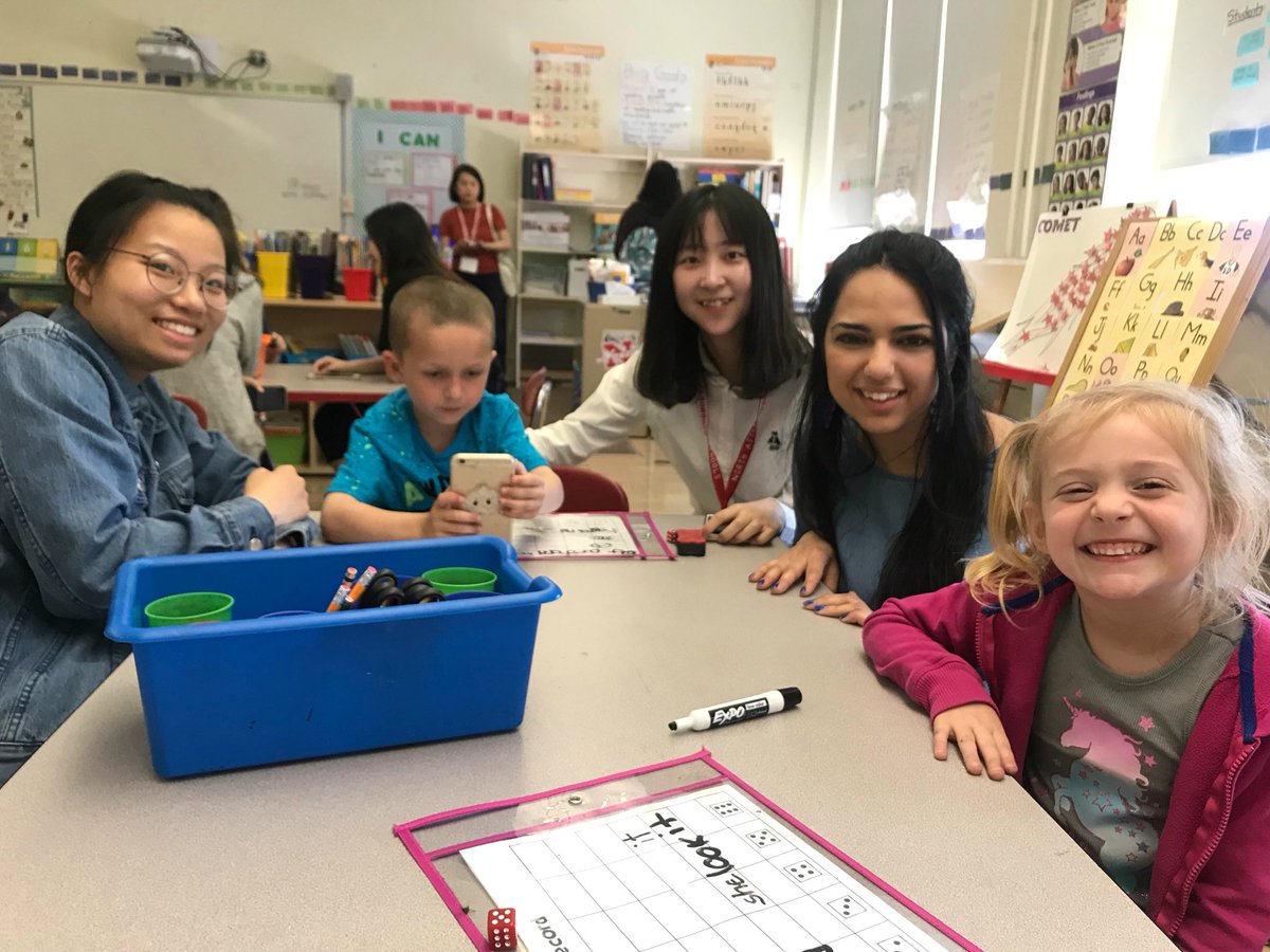 MsAugoustakis's tweet photo. The Chinese student teachers were invited back to @CommunityComets so they could observe &amp; work with our wonderful Kindergarten students. Kindergartners greeted them with “Nihao” (hello),  “xie xie” (thank you), and “zaijian” (goodbye). #impressive #learningexperienceforall https://t.co/4ahP8Qc7BU