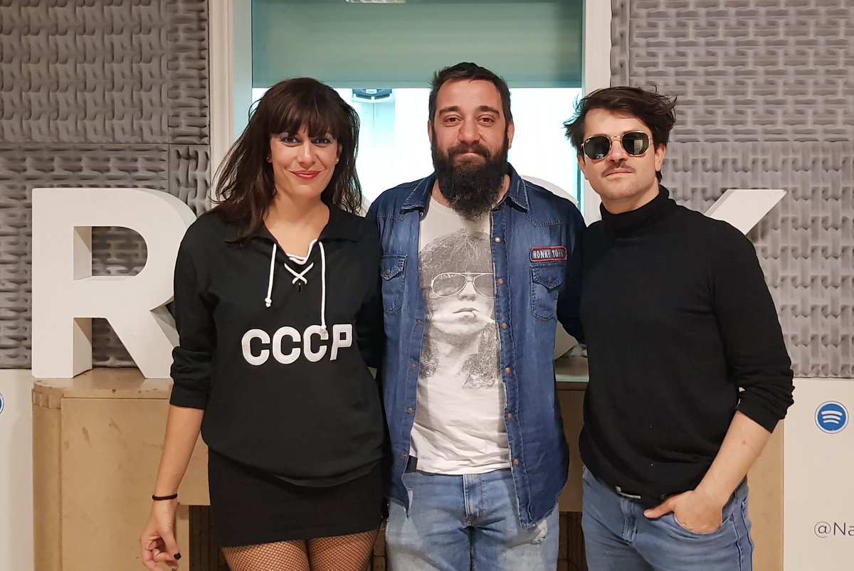 Estamos con el Piti Fernandez de Las Pastillas del Abuelo antes de la fecha de mañana en GEBA. Podés verlo en vivo por aquí
m.facebook.com/story.php?stor…