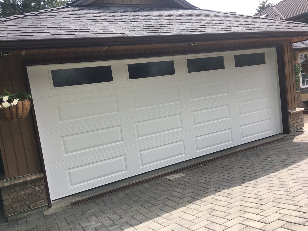 DoorProLtd's tweet photo. Before and After ... 18x7 Lincoln LI3000 https://t.co/o21o3QTkLw