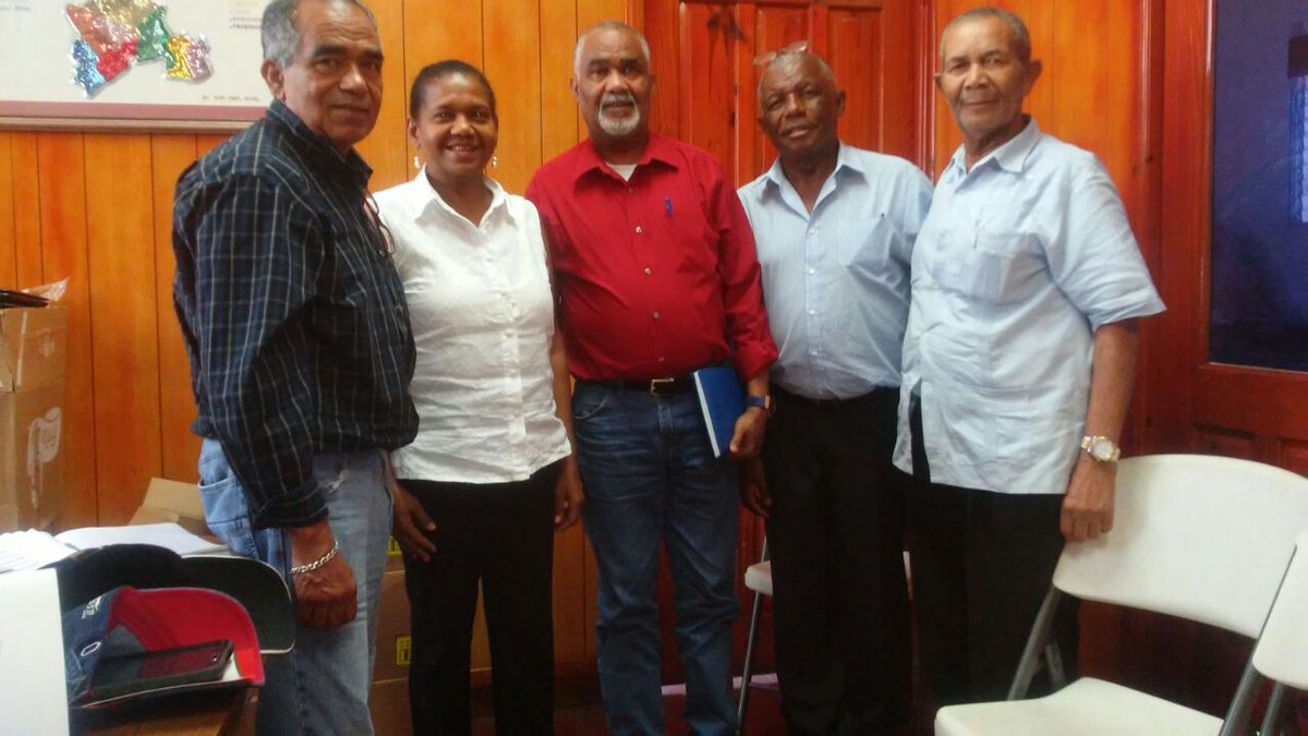 En la mañana de hoy quedó firmado y juramentado el equipo de coordinación del Proyecto Hambre Cero para la provincia San Cristóbal. Pastora Graciela Castillo. . Jesús Mauro. José Adames y el  Eulogio. Feliz de saber que este proyecto queda en buenas att Santo Corporan