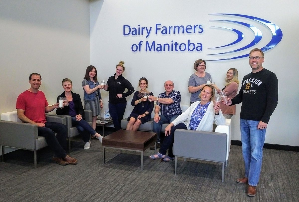 Teresa3c's tweet photo. #raiseaglass It's #WorldMilkDay!  Cheers from all of us at Dairy Farmers of Manitoba 🐮🐄 https://t.co/u3XUqwU1h0