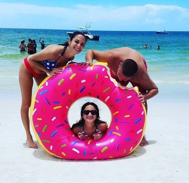 MarcoResort's tweet image. It's #NationalDonutDay ☀️🌊 What better way to celebrate than a day at the beach #lovefl