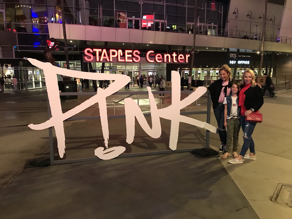 daina2012's tweet photo. So much fun @Pink last night!  Truly amazing and inspiring show!  @Pink thank you for your passion for making the world a better place! 💕 https://t.co/eF11rdnPej