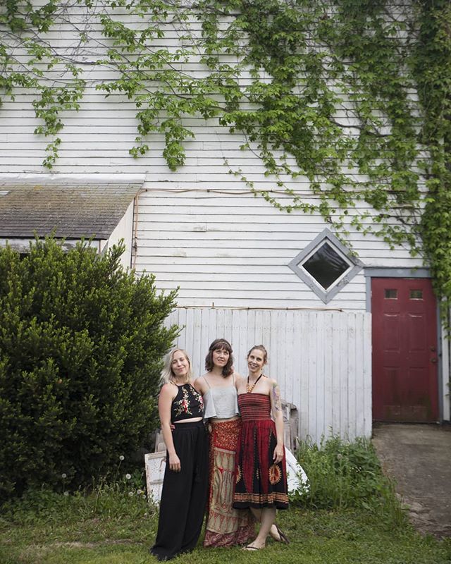 Who’s ready for Issue 64? Read about the Spring Creek Supper Series, Burlesque Right Meow, The Silos Artist Collective and more. Online and on stands. 📸: <a href="/bsomephoto/">Brandy Somers</a> ift.tt/2LfoCRn