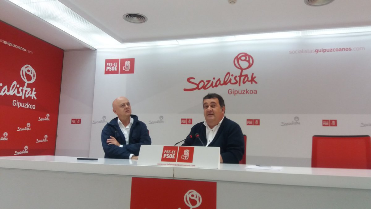 LuiGarciaGurru's tweet photo. Asamblea en la Agrupación Enrique Casas con @gasco63 y nuestro diputado @odonelorza2011 
@SocialistasDono https://t.co/xTlnPPvhA2