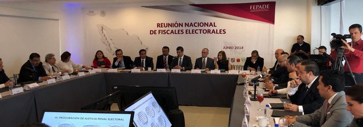 RSuro's tweet photo. Me encuentro en la reunión nacional de Fiscales Electorales en CDMX, el trabajo en equipo de las Fiscalías Locales y @FEPADE_Mex es el camino para tener los mejores resultados en el presente #ProcesoElectoralLocal2018. https://t.co/W2vht37tCQ