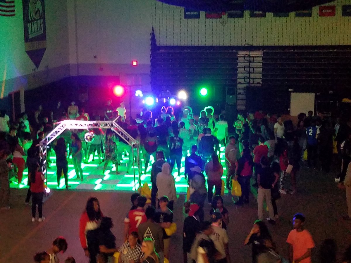 CCProjectGrad's tweet photo. Shout out to @NorthPointHS who showed up with 72% of their graduating class to party with us last night.  That joint was poppin https://t.co/aE7f4mXSuB