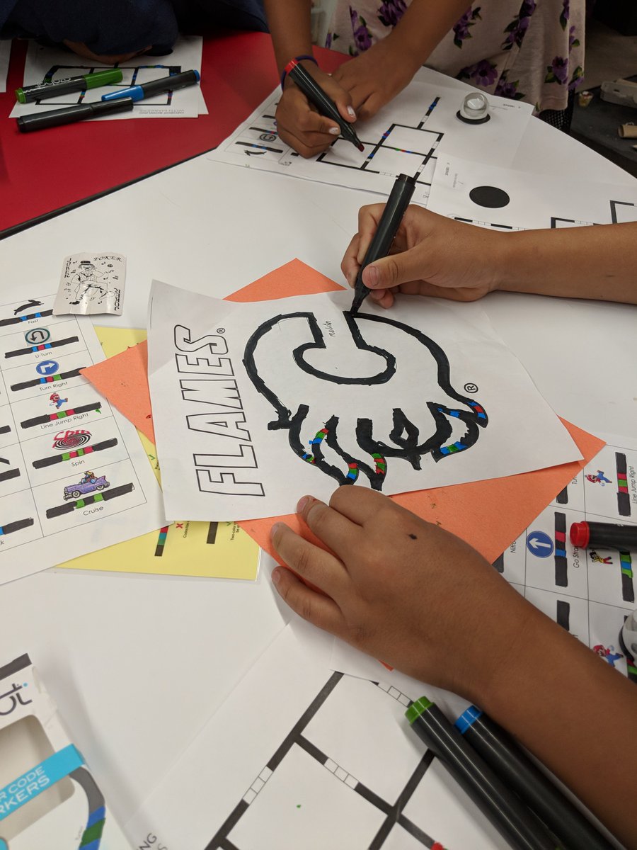 noelle_pepin's tweet photo. Grade 5/6 OZObot exploration :D Engaged and expressing their thoughts and questions. Working together https://t.co/fcV5CgFdmf