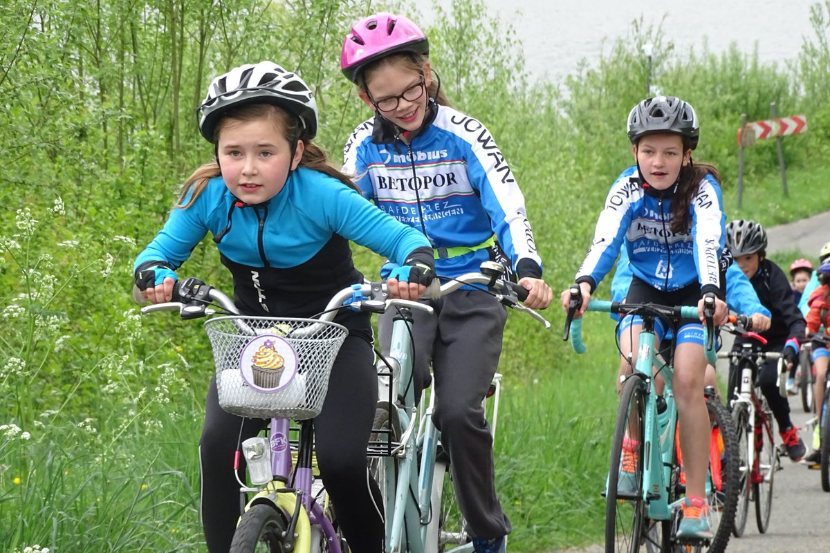 no_limit_team's tweet photo. Het is niet omdat het nu regent dat het morgenochtend nog zal regenen. Dus zaterdag opnieuw fietstraining voor de kids. #completeathletes #exploreyourchallenges https://t.co/U8wJpLH3NL