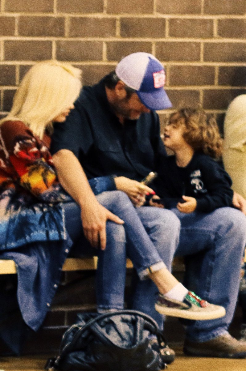 gibth's tweet photo. This wonderful man who deserves all the success this next week! Thank you God because you never abandon them to people of good heart! thanks @gwenstefani for taking care of him and loving him and protecting him! #CMFest! #BlakeKing! https://t.co/OlXRzbXsGf