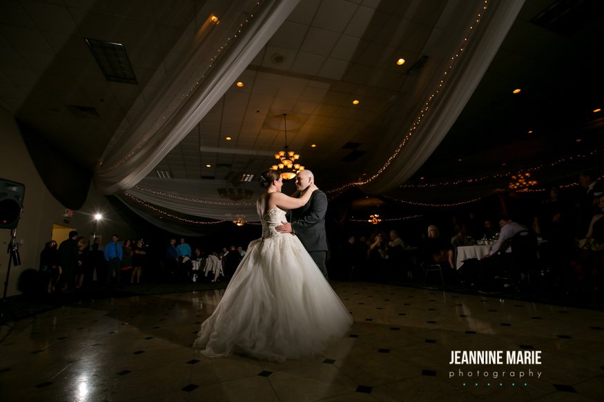 CourtyardsAndov's tweet photo. Dances at the Courtyards 💕 #mnwedding #mnbride 
Beautiful photo by Jeannine Marie Photography. Visit her website: https://t.co/SxUdNpbYpN. https://t.co/mswKJTNCT5