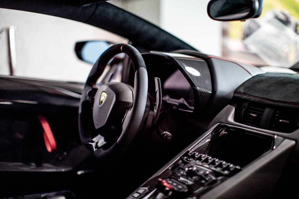putnamleasingco's tweet photo. Behind the wheel of the Lamborghini Aventador SV. Drive your dream car today with Putnam Leasing...

#PutnamLeasing #Lamborghini #Aventador #AventadorSV #Supercar #ExoticCars #PutnamLeasingCo https://t.co/673BxrIo33