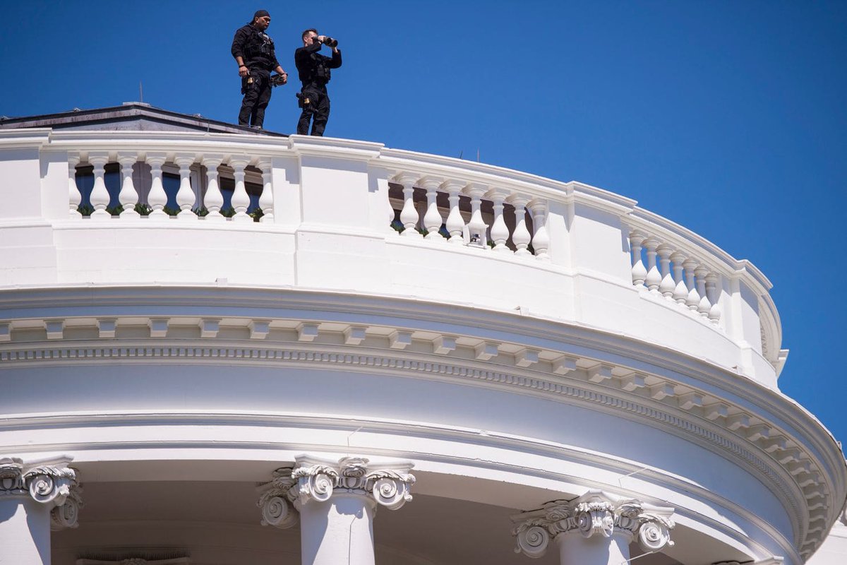 bmaggiemay's tweet image. Rogue foreign spying devices identified as #Stringrays found near the White House and other government facilities wapo.st/2JnsjXV?tid=ss…. Maybe Trump should find out which foreign intelligence service is spying on #America!