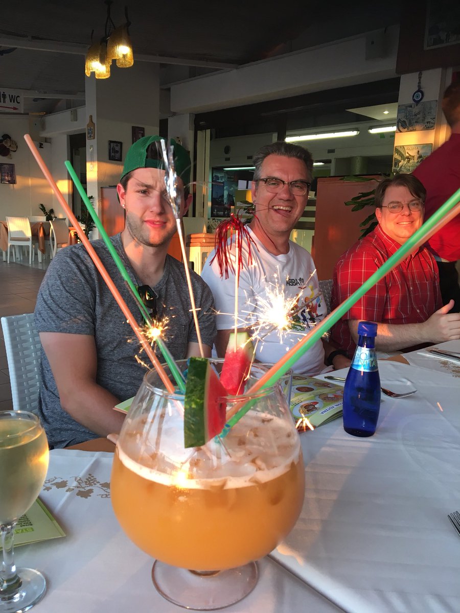 charlottestalks's tweet photo. There is no fish in this fish bowl @tusenfem @J_Noons #ROSSWT49 https://t.co/KtIolVLbAC