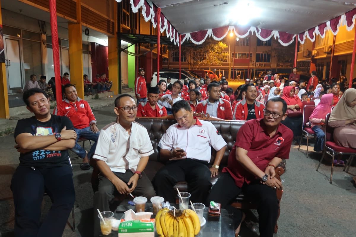 kak_kiang's tweet photo. Buka bersama dengan anak anak yatim piatu
#BukberTMP
#RefleksiPancasila1Juni
#Hasanah
#1hati
#TMPhadir
#GasPolll https://t.co/b10hlqUM5U